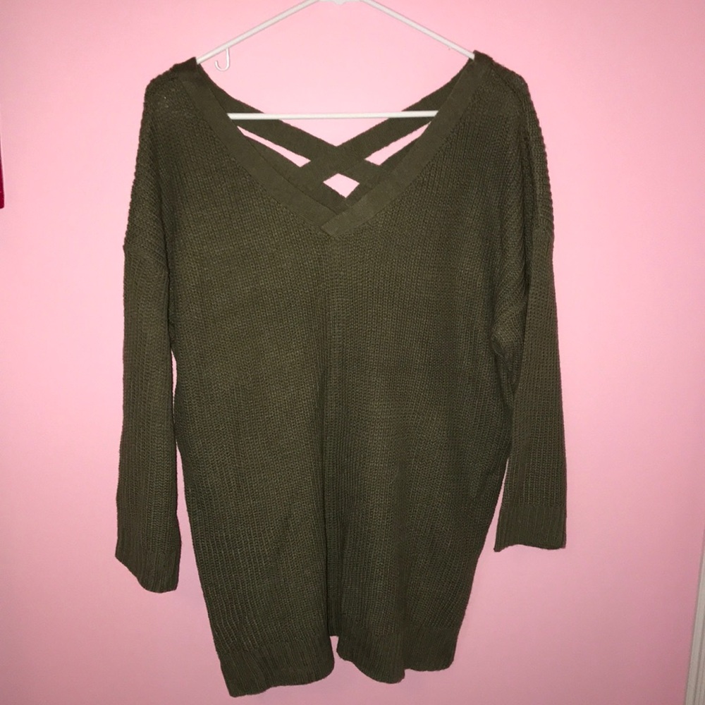 NWT, green cut out back sweater